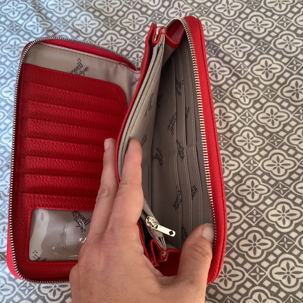 Thirty-One Shoulder Bag & Wallet - Picture 5 of 6